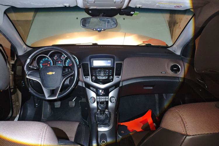 Used Chevrolet Cruze 2013 Hatchback 1.6L Manual Luxury Model
