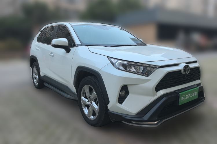 Used Toyota RAV4 2020 2.0L CVT Two-Wheel Drive Fashion Edition Front Right 45 Deg