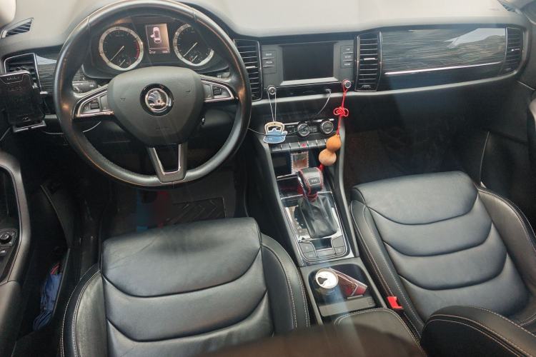 Used Skoda Kodiaq 2017 TSI330 7-Seater Two-Wheel-Drive Luxury Edition Center Console