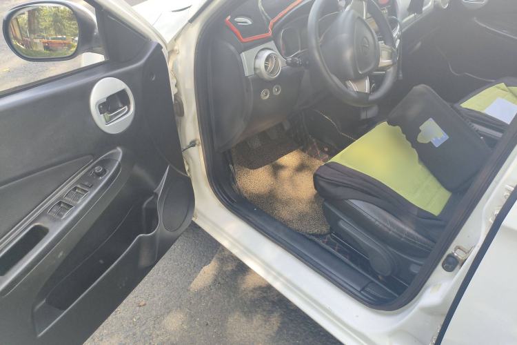 Used Oley Oley 2014 Hatchback 1.5L Manual Luxury Model
