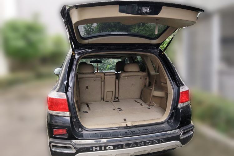 Used Toyota Highlander 2012 2.7L Two-Wheel Drive 7-Seater Luxury Edition Trunk