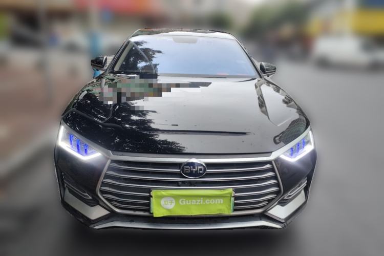 Used BYD e9 2021 Business Edition
