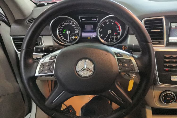 Used Mercedes-Benz M-Class 2014 ML 320 4MATIC
