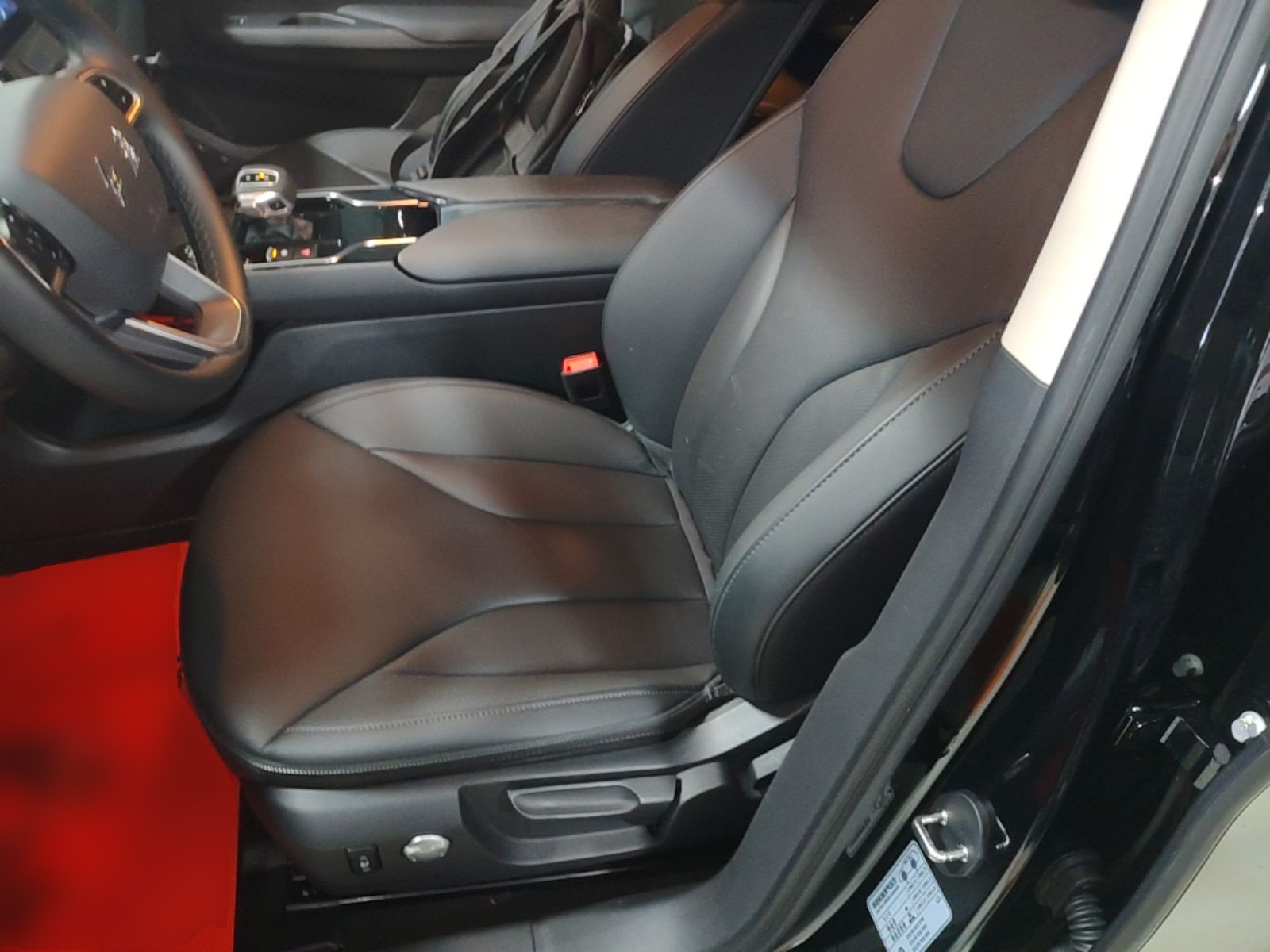 Hongqi E-QM5 2024 450km Range Commuter Version — снимка 17