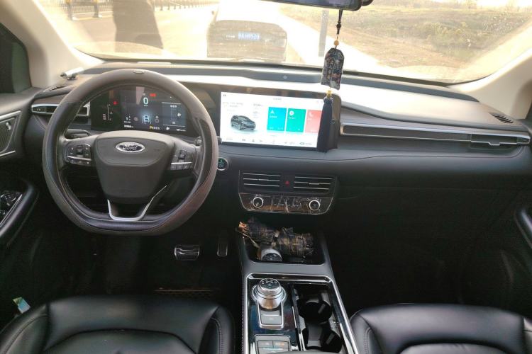 Used Ford Edge 2021 PLUS EcoBoost 245 Two-Wheel-Drive Titanium 7-Seater