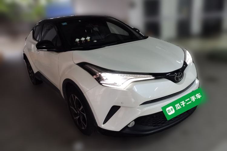 Used Toyota C-HR 2018 2.0L Luxury Edition China V Standard Front Right 45 Deg