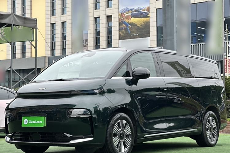 Used Geely Galaxy LEVC L380 2024 140-Degree 6-Seater All-Wheel-Drive Ultra