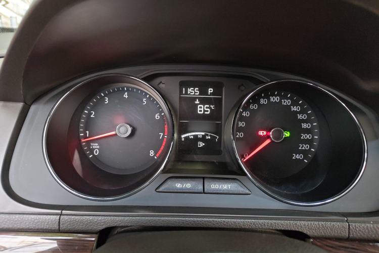 Used Volkswagen Lavida 2015 1.6L Automatic Comfort Edition
