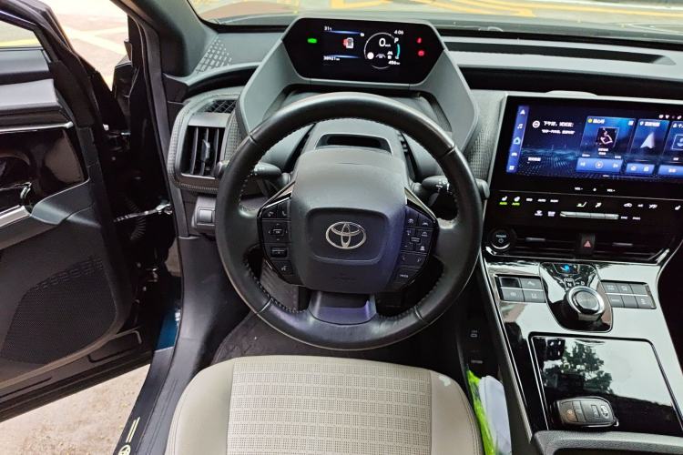 Used Toyota FAW bZ4X 2022 Two-Wheel Drive Long-Range PRO Version