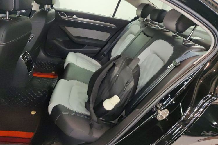 Used Volkswagen Magotan 2025 Revised Version Zhongxiang Edition 280TSI DSG Luxury Trim Left Rear Seat