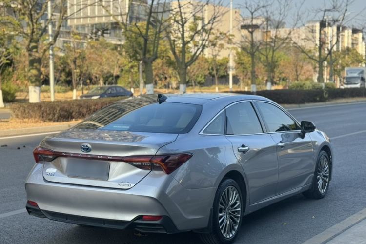 Used Toyota Avalon 2019 Dual-Engine 2.5L XLE Prestige Version China VI Standard