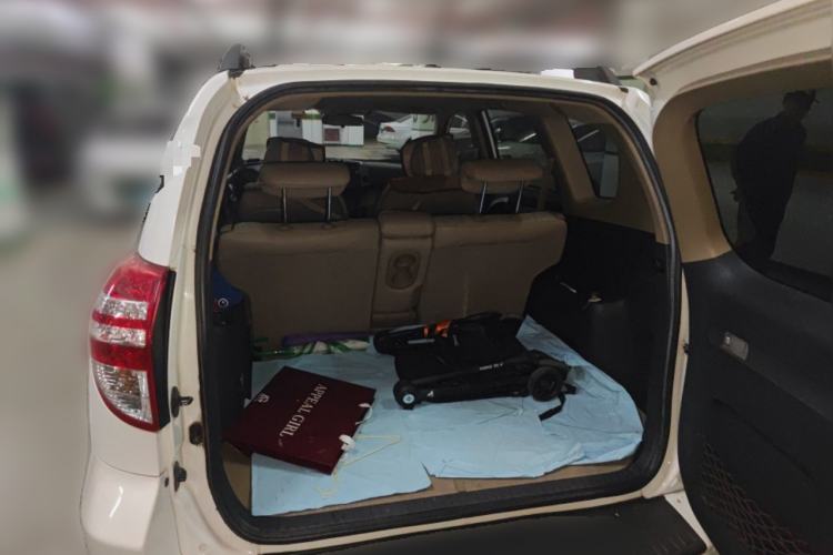 Used Toyota RAV4 2013 Special Edition 2.0L Automatic Classic Trunk