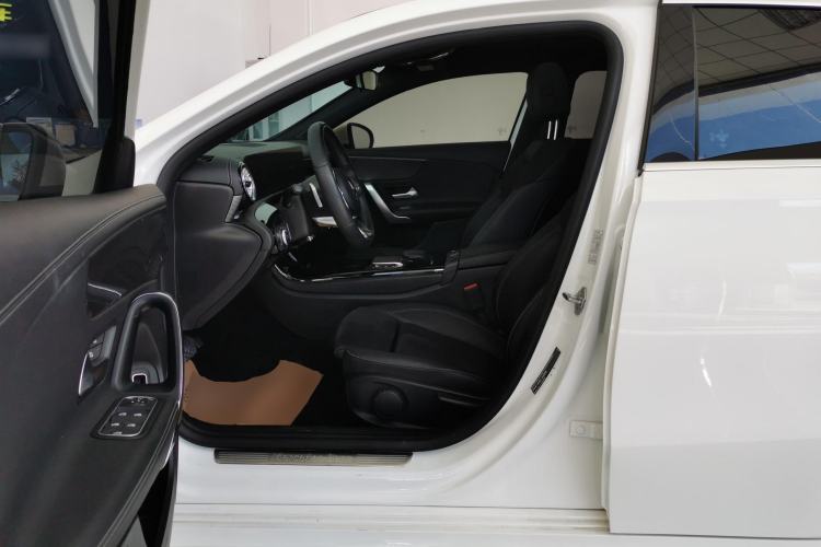 Used Mercedes-Benz A-Class 2022 Second Facelift A 200 L Sport Sedan Fashion Version