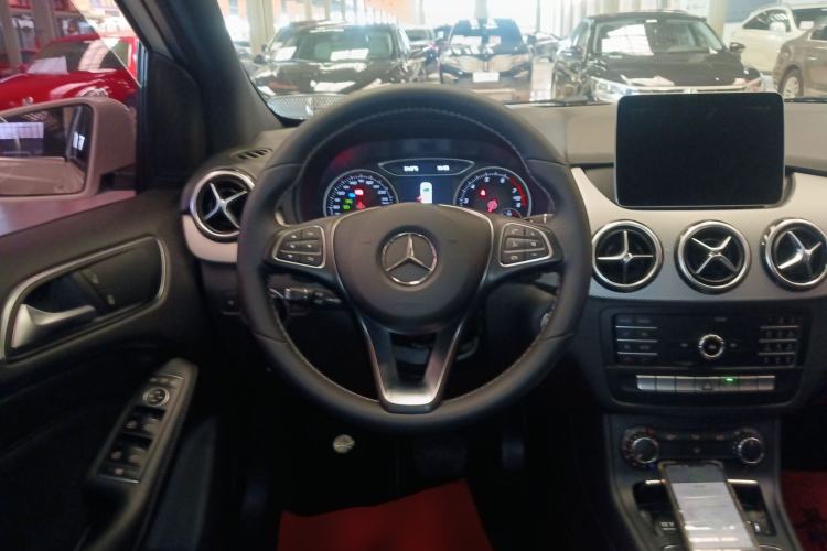 Used Mercedes-Benz B-Class 2018 B 200 Sport Edition Steering Wheel