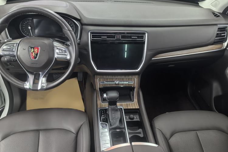 Used Roewe RX8 2018 30T Smart Connectivity Two-Wheel Drive Flagship Edition
