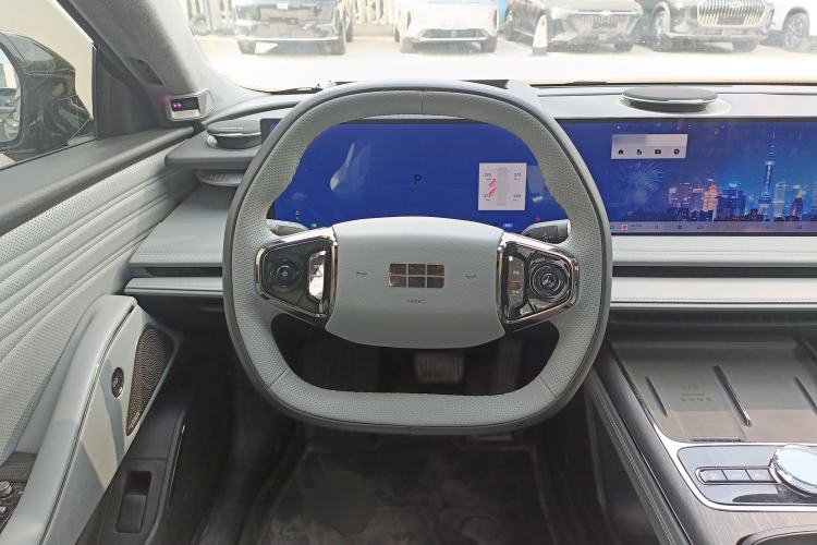 Used Geely Galaxy E8 2025 700 km Long-Range Intelligent Driving Version Steering Wheel