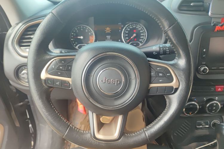 Used Jeep Renegade 2017 180T Automatic Smart Version Steering Wheel