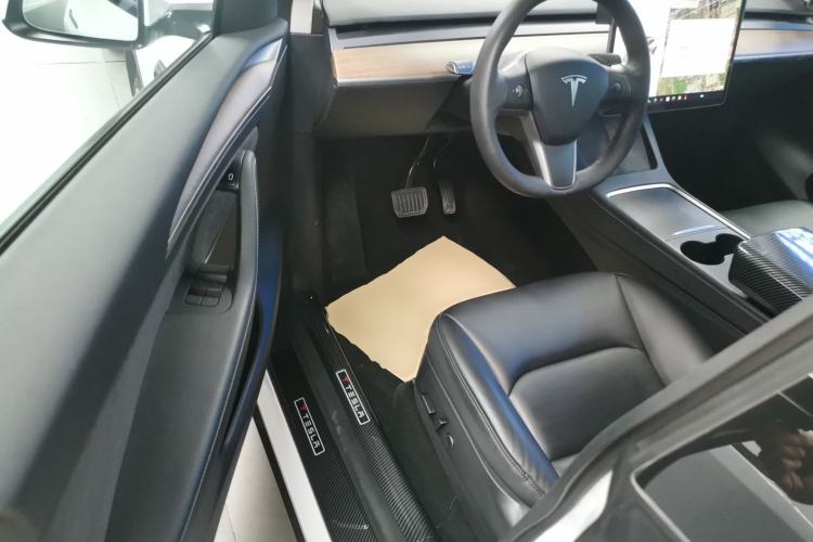 Used Tesla Model Y 2021 Long-Range All-Wheel-Drive Version