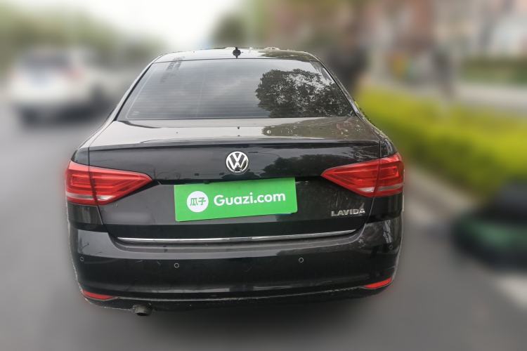 Used Volkswagen Lavida 2017 1.6L Automatic Comfort Edition
