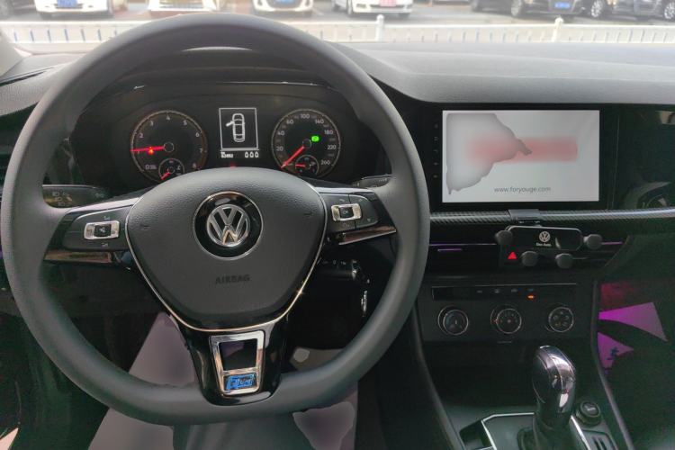 Used Volkswagen Lavida 2019 1.5L Automatic Comfort Edition China VI Standard Center Console