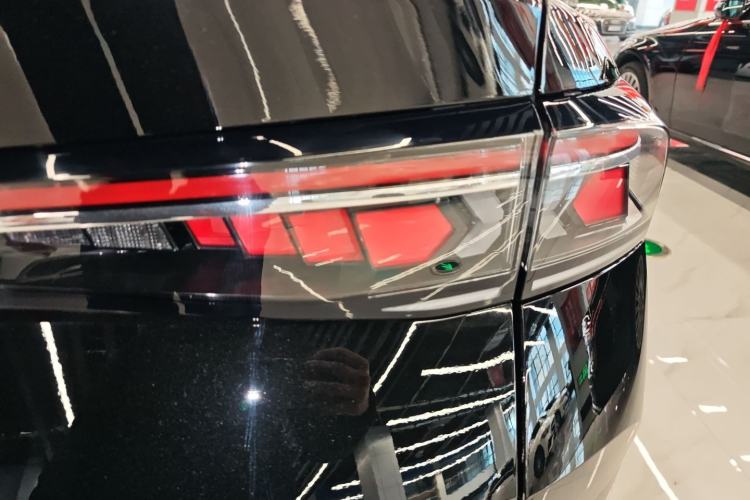 Used Volkswagen Magotan 2024 380TSI DSG Prestige Edition DaMai Package
