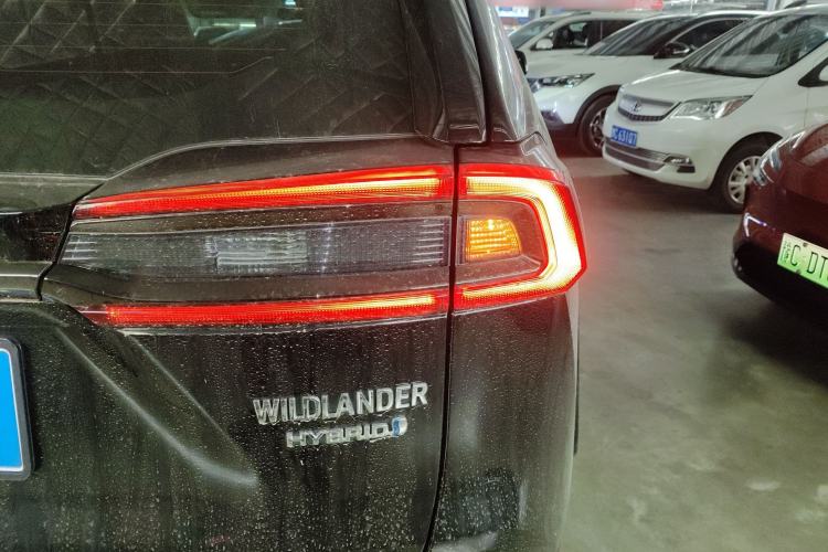 Used Toyota Wildlander 2024 Dual-Motor 2.5L E-CVT Two-Wheel Drive Luxury PLUS Edition
