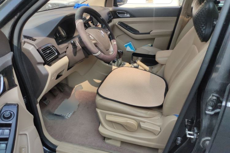 Used Baojun 730 2014 1.5L Manual Luxury Navigation ESP Version 7 Seats
