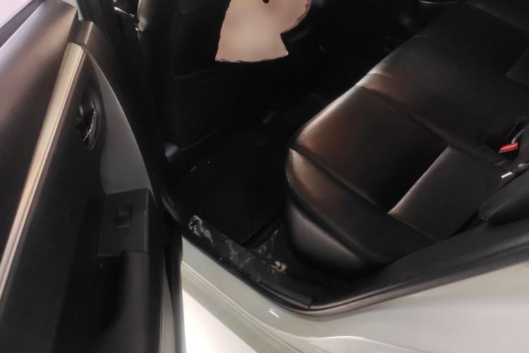 Used Toyota Levin 2017 Revised 185T CVT Elite Edition China V Standard Left Rear Seat