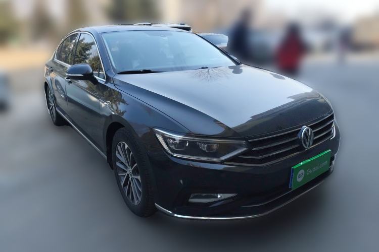 Used Volkswagen Magotan 2020 330TSI DSG Luxury Edition Front Right 45 Deg