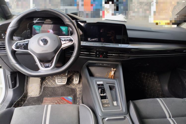 Used Volkswagen Golf 2021 280TSI DSG R-Line Center Console