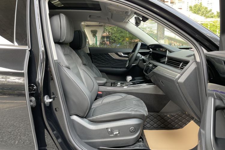 Used Hongqi HS5 2022 Facelifted Version 2.0T Smart Connect Flagship All-Wheel-Drive Edition
