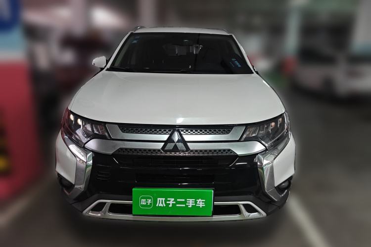 Used Mitsubishi Outlander 2019 2.4L 4x4 Zhi Xiang Edition 5 Seats China V Emission Standard