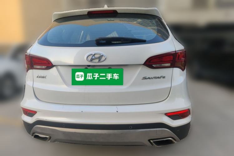 Used Hyundai Santa Fe 2017 2.0T Automatic Two-Wheel Drive Smart Version 7 Seats
