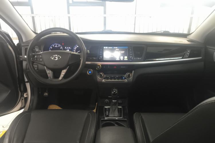 Used Hyundai Mistra 2017 1.6T Automatic Smart GLS China V Standard Center Console