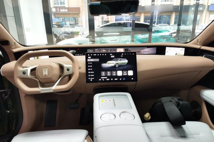 Used Avatr 07 2024 Ultra Range-Extended Four-Wheel Drive
