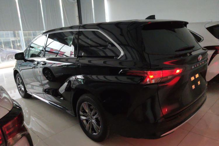 Used Toyota Sienna 2026 Model 2.5L Dual-Engine Four-Wheel-Drive Luxury Edition
