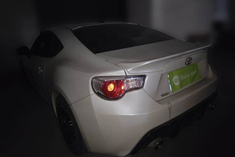 Used Toyota 86 2013 2.0L Manual Luxury Version
