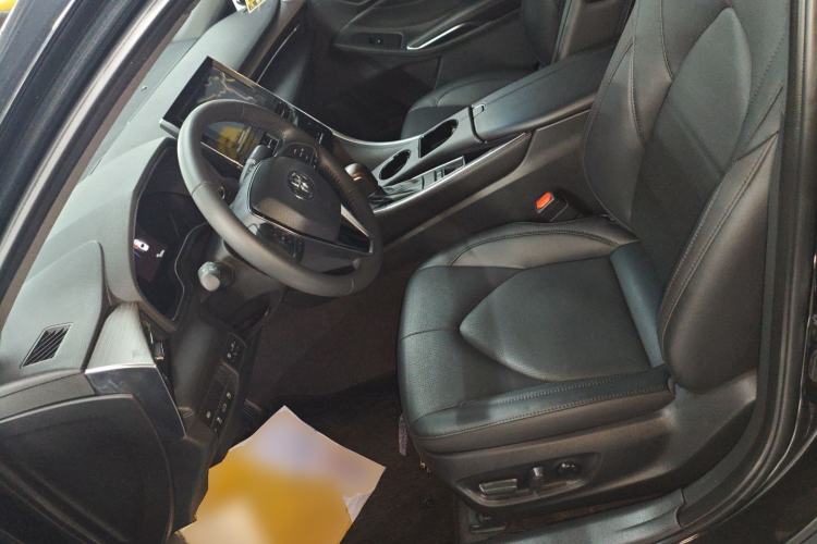 Used Toyota Avalon 2023 2.0L Premium Edition
