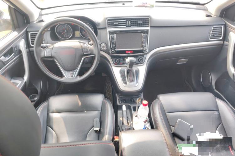 Used Haval H6 2015 Sport Edition 1.5T Automatic Two-Wheel Drive Luxury Model Center Console