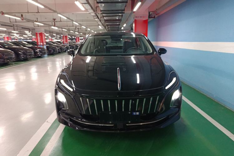 Used Hongqi E-QM5 2022 431 km Charge & Enjoy Edition
