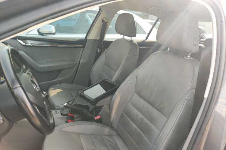 Used Skoda Octavia 2015 1.6L Manual Yijie Edition
