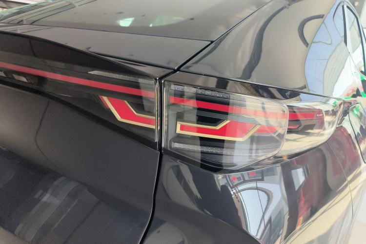 Used Volkswagen ID.UNYX 2025 Pro model Right Rear Taillight