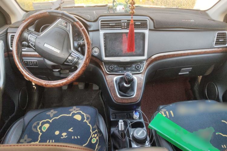 Used Haval H6 2015 Revised Version Sport Edition 1.5T Manual Transmission Two-Wheel Drive Elite Grade