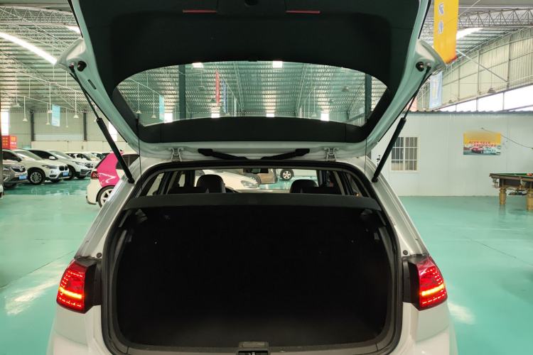 Used Volkswagen Golf 2015 1.4TSI Automatic Flagship Model
