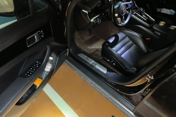 Used Porsche Panamera 2017 Panamera Executive Long Wheelbase 3.0T Driver Seat