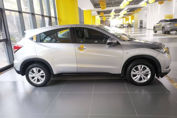 Used Honda Vezel 2015 1.8L CVT 2WD Elite Model
