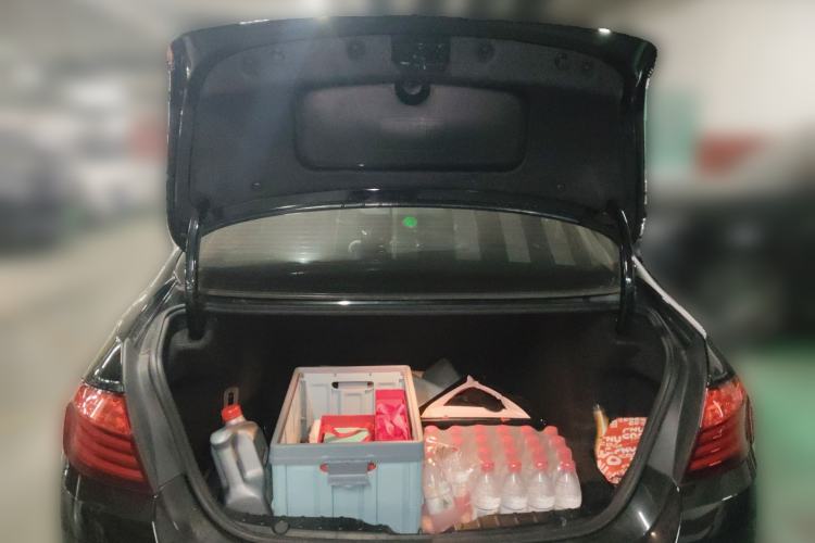 Used BMW 5 Series 2014 525Li Leading Model
