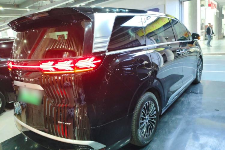 Used Denza D9 2024 DM-i 980 Four-Wheel Drive Prestige Model
