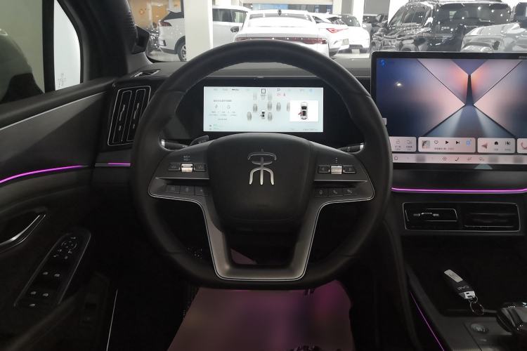 Used BYD Song L DM-i 2025 Intelligent Driving Version 160 km Beyond-Range Type Steering Wheel