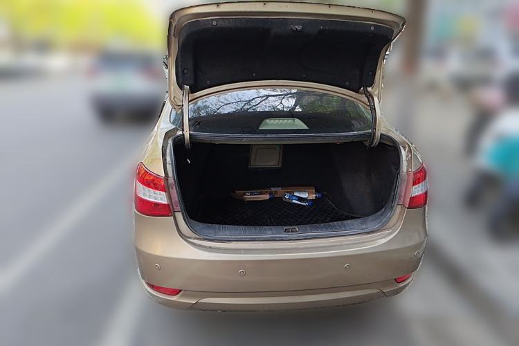 Used Dongfeng Aeolus A60 2012 1.6L Automatic Prestige Model Trunk